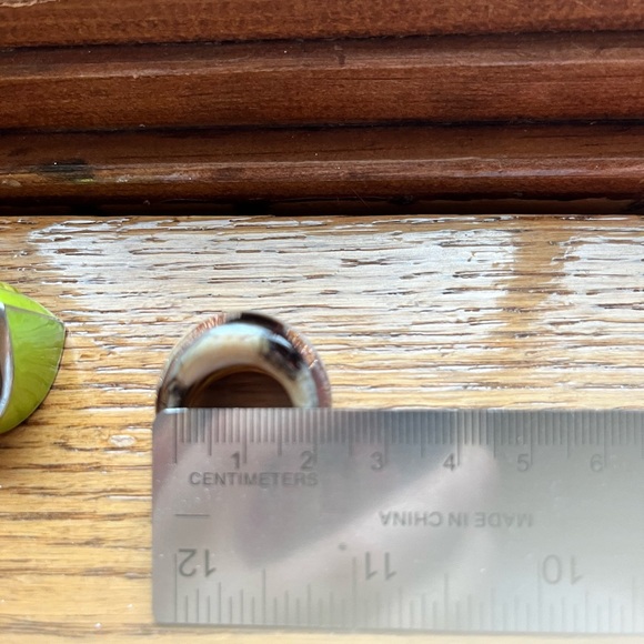 Chartreuse colored Oversized Ring - Picture 2 of 3